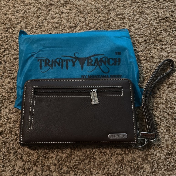 New Trinity Ranch Wallet Wristlet - Picture 3 of 4